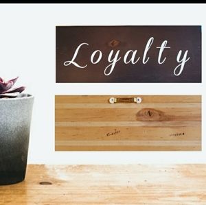 100% Quality Customized Hardwood Signs